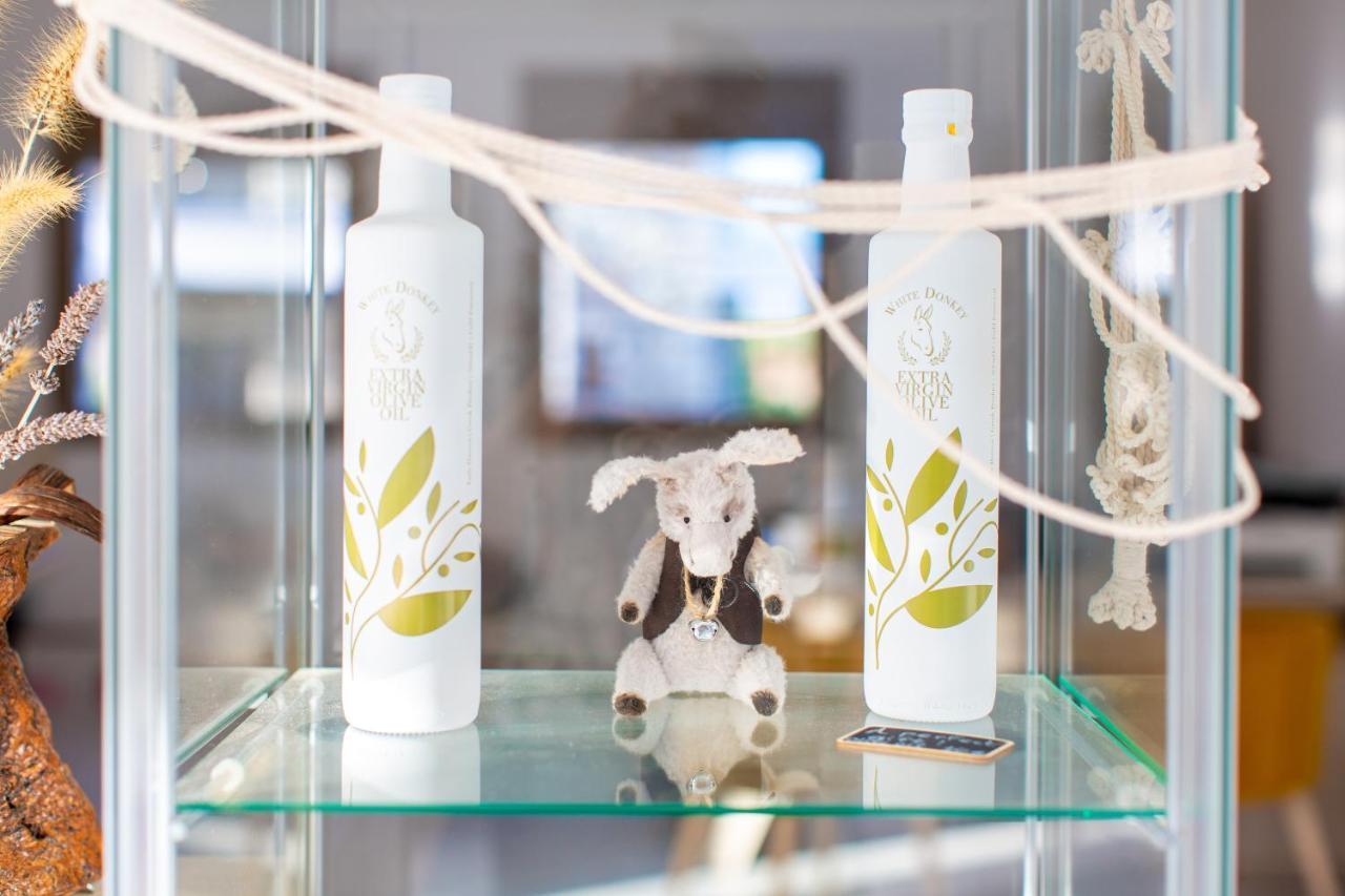 White Donkey Boutique (adults Only) 4*