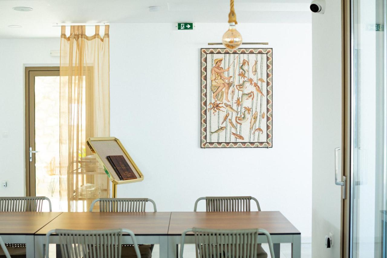 White Donkey Boutique (adults Only) Hotel Chrani